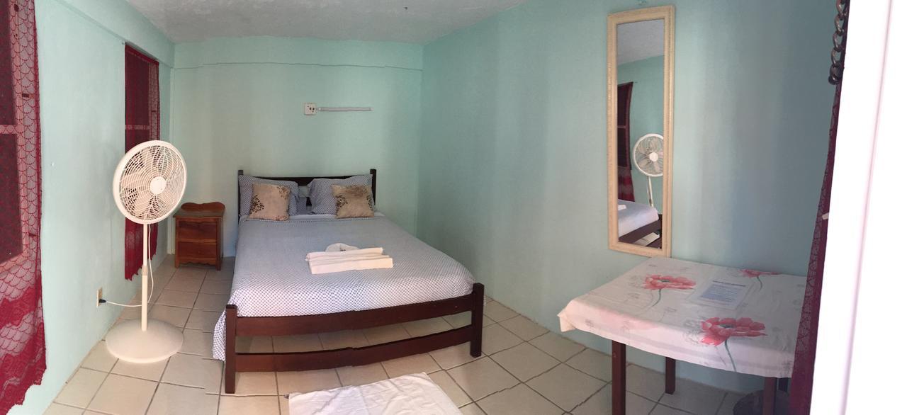 Blue Wave Guest House Cayo Caulker Exterior foto