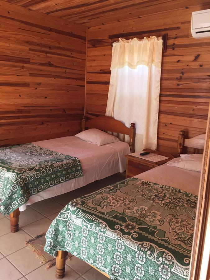 Blue Wave Guest House Cayo Caulker Exterior foto