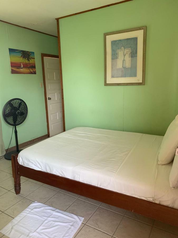 Blue Wave Guest House Cayo Caulker Exterior foto