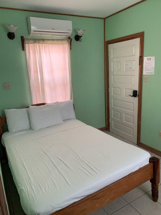 Blue Wave Guest House Cayo Caulker Exterior foto